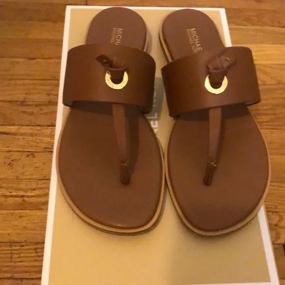 Michael Kors Cindy Leather Sandal - Picture 2 of 9